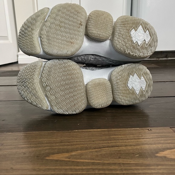 Lebron 15s City Edition - Picture 5 of 6